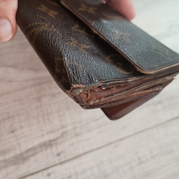 LOUIS VUITTON W Hook Wallet Monogram Beige Monogram Canvas Authentic - Picture 3 of 11